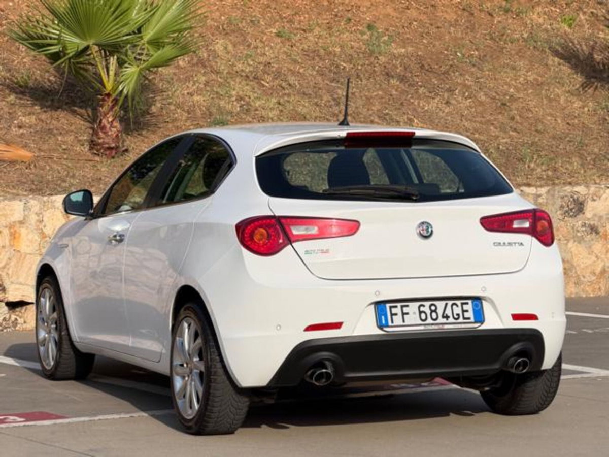 Alfa Romeo Giulietta 2.0 JTDm Giulietta 150cv (6)