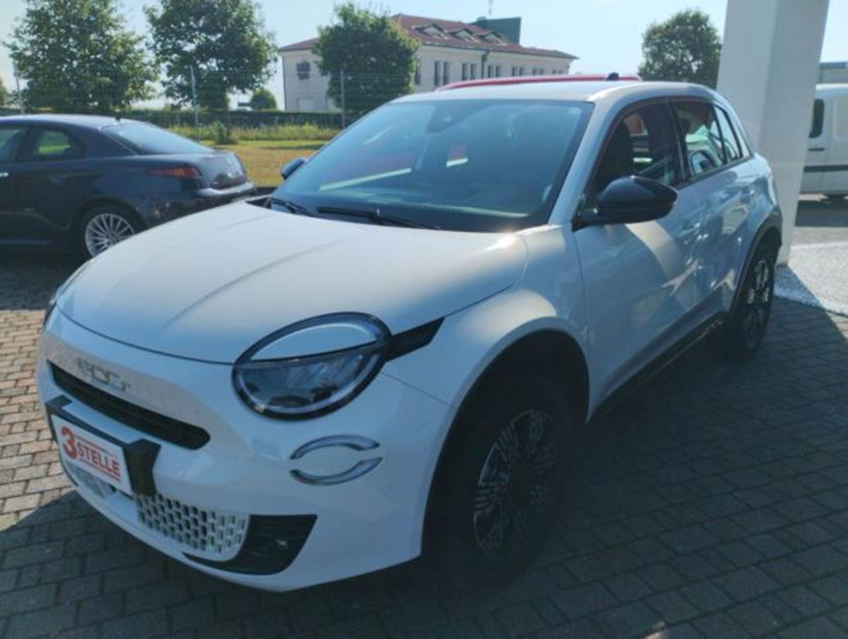 Fiat 600 1.2 hybrid 110cv auto (2)
