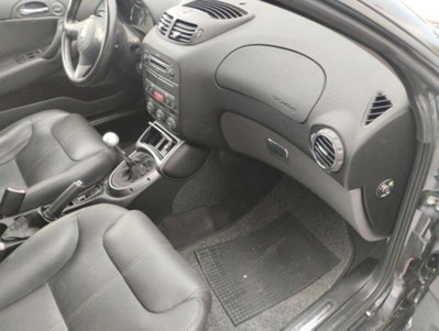 Alfa Romeo GT 1.8 16V TS Distinctive (12)