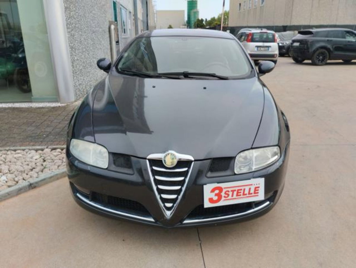 Alfa Romeo GT 1.8 16V TS Distinctive (2)