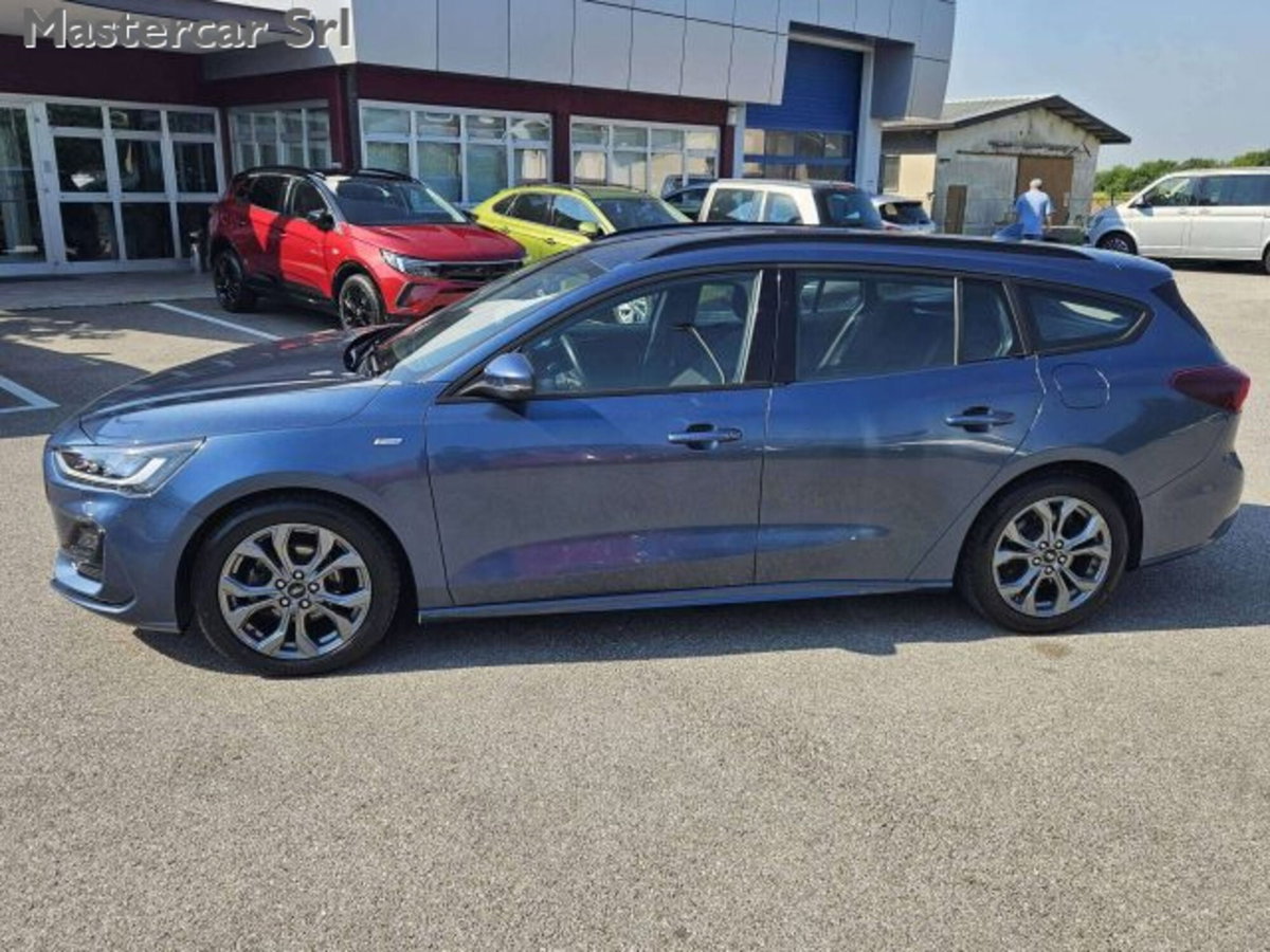 Ford Focus Station Wagon 1.0 EcoBoost Hybrid 125 CV SW ST-Line Design (3)