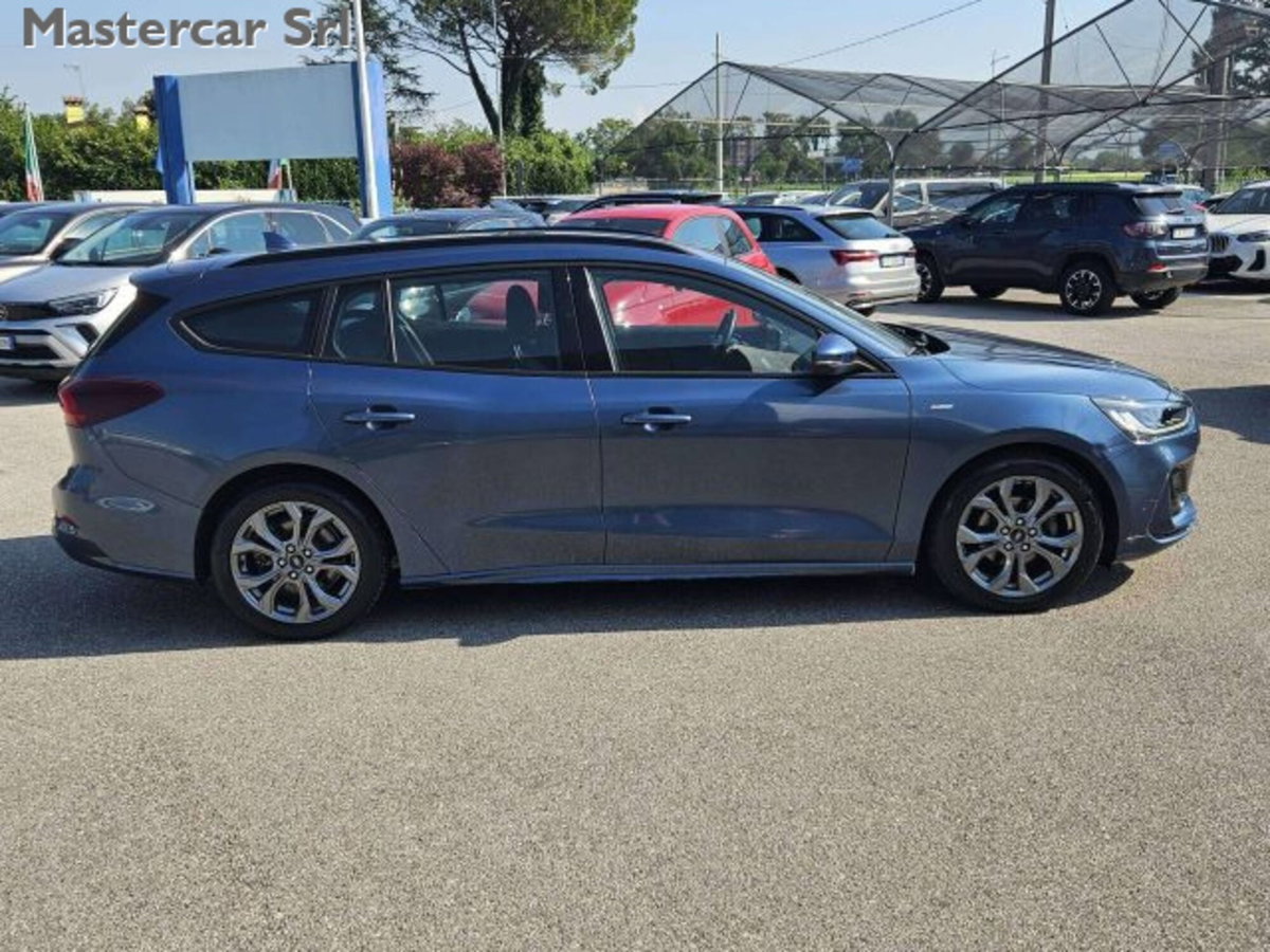 Ford Focus Station Wagon 1.0 EcoBoost Hybrid 125 CV SW ST-Line Design (7)