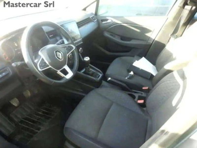 Renault Clio 1.0 tce Techno 90cv (4)