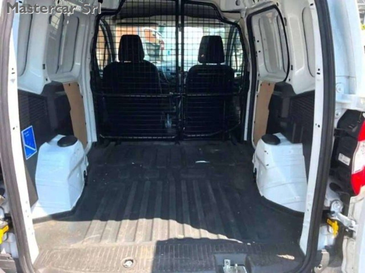 Ford Tourneo Courier 1.5 TDCI 100 CV Plus (13)