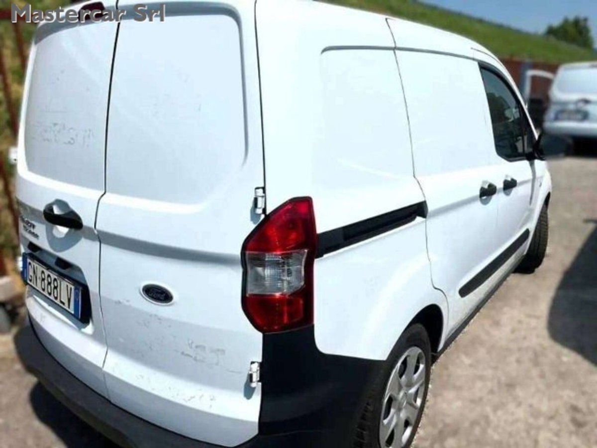 Ford Tourneo Courier 1.5 TDCI 100 CV Plus (5)