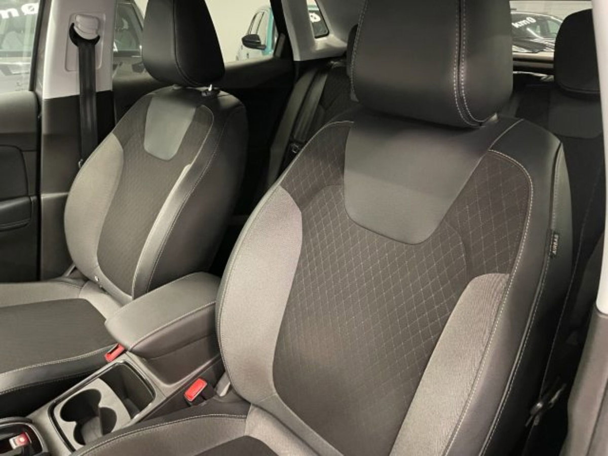 Opel Grandland X 1.5 diesel Ecotec Start&Stop aut. Design Line (11)