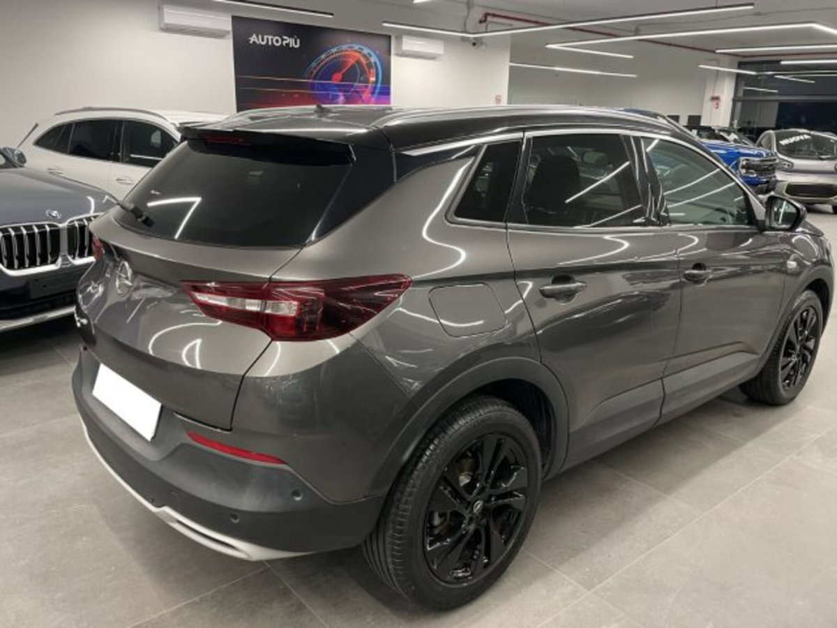 Opel Grandland X 1.5 diesel Ecotec Start&Stop aut. Design Line (4)