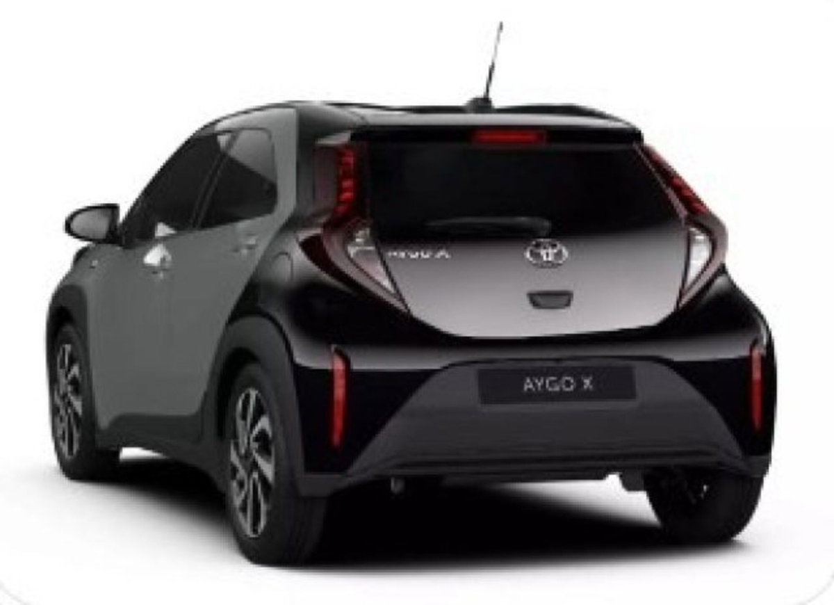 Toyota Aygo X 1.0 VVT-i 72 CV 5 porte Limited Air (2)
