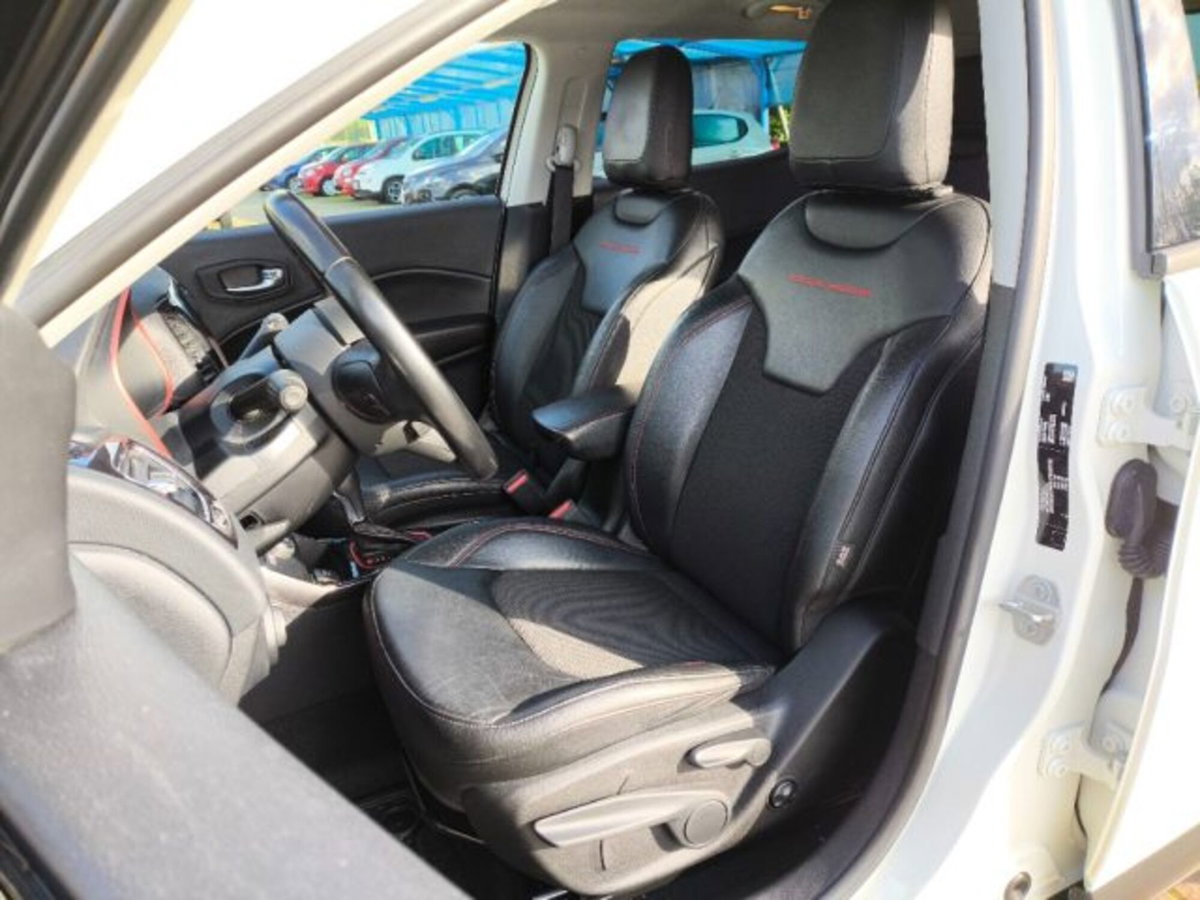 Jeep Compass 1.3 T4 240CV PHEV AT6 4xe Trailhawk (6)