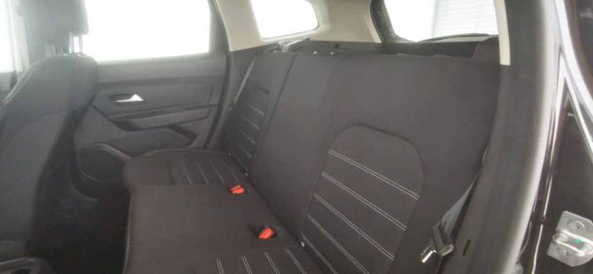 Dacia Duster 1.6 SCe 4x2 Prestige (15)