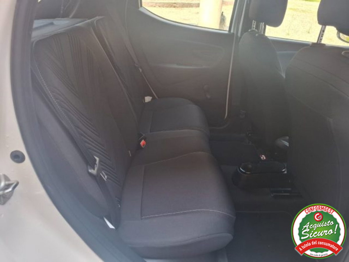 Lancia Ypsilon 1.0 FireFly 5 porte S&S Hybrid Ecochic Gold (10)