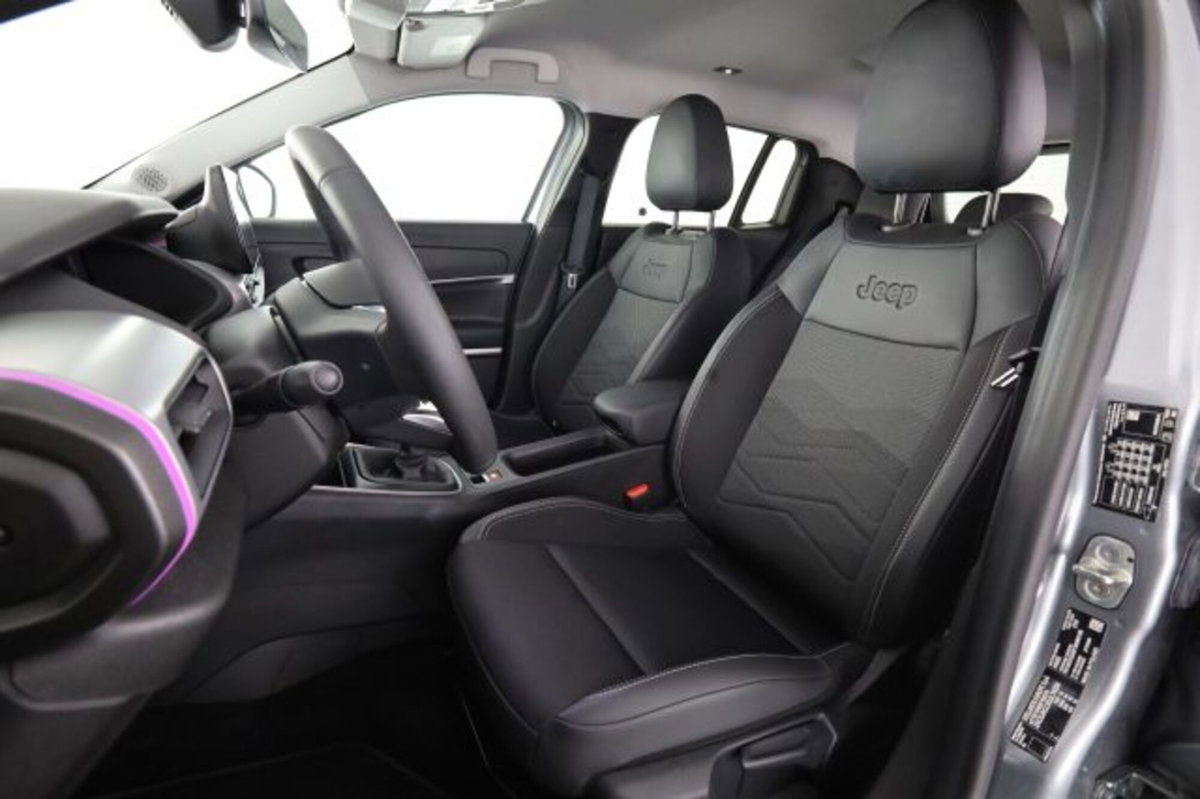 Jeep Avenger 1.2 turbo Summit fwd 100cv (2)