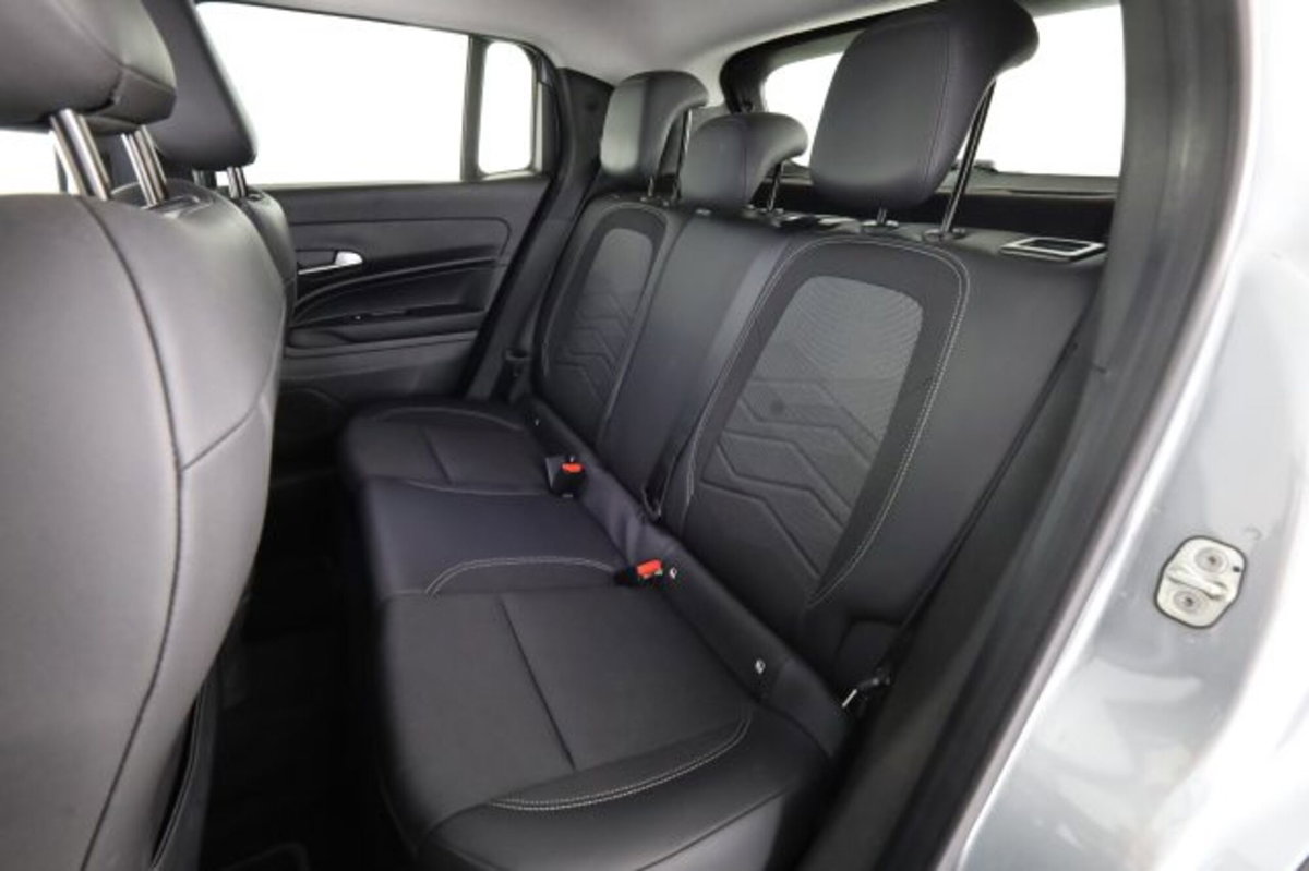 Jeep Avenger 1.2 turbo Summit fwd 100cv (3)