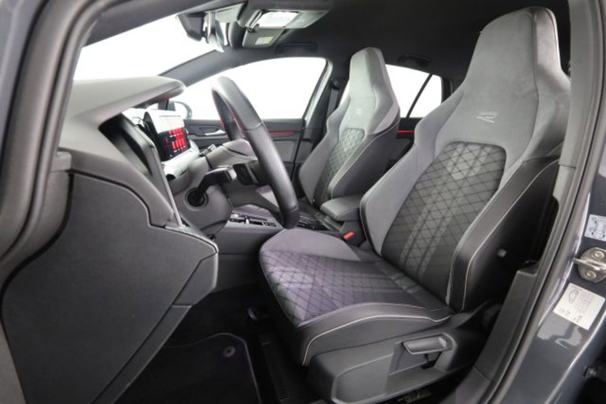 Volkswagen Golf Variant 1.5 eTSI 150 CV EVO ACT DSG R-Line (2)