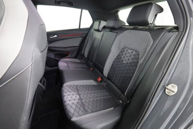 Volkswagen Golf Variant 1.5 eTSI 150 CV EVO ACT DSG R-Line (3)