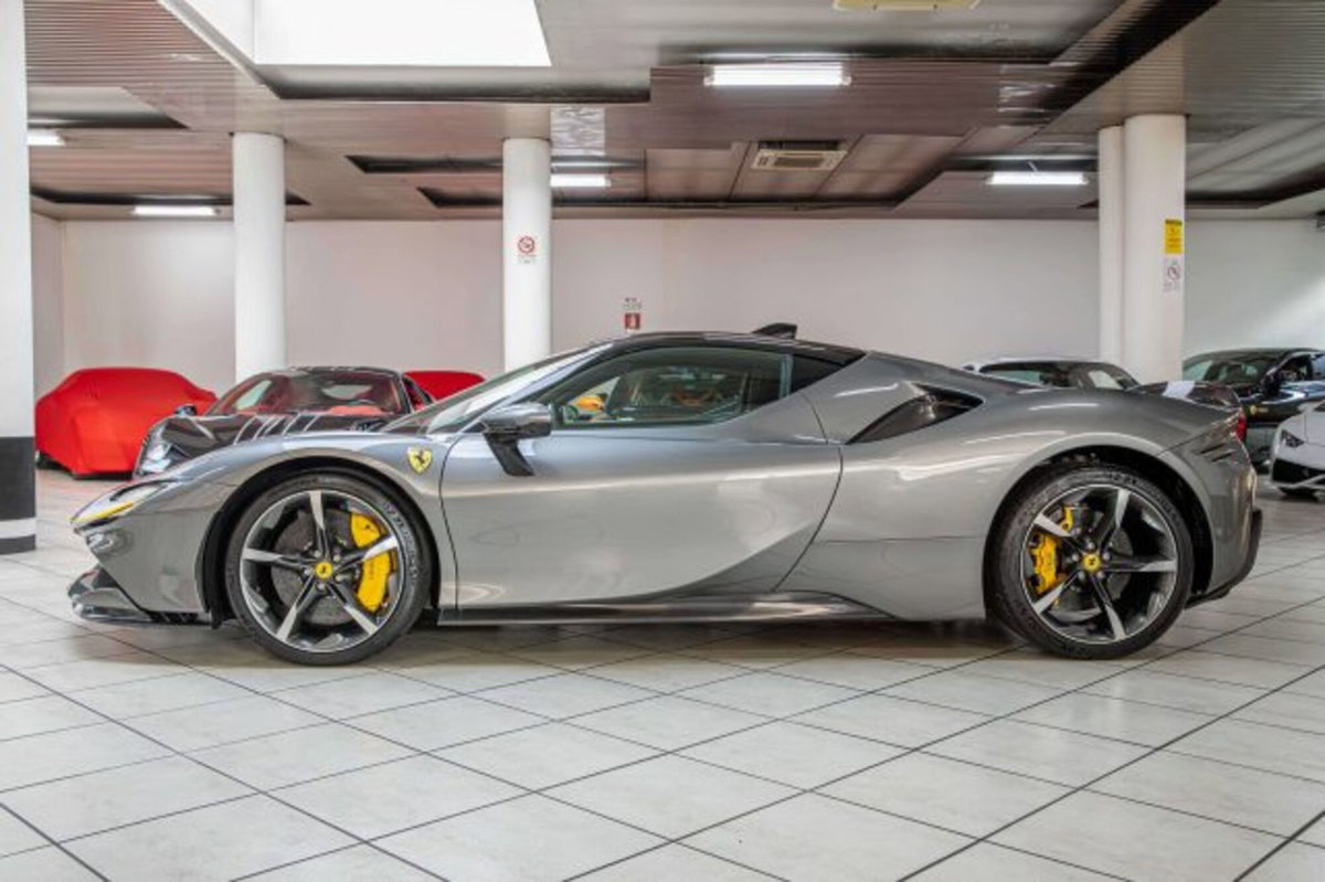 Ferrari SF90 Coupé SF90 Stradale (4)