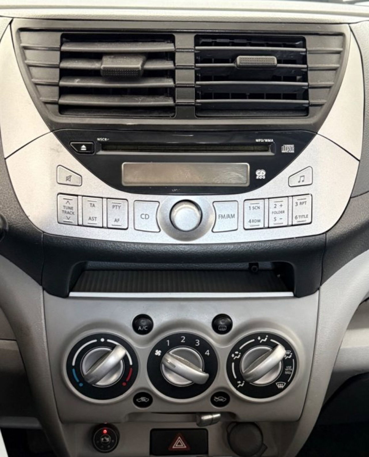 Suzuki Alto 1.0 GPL GLX (17)