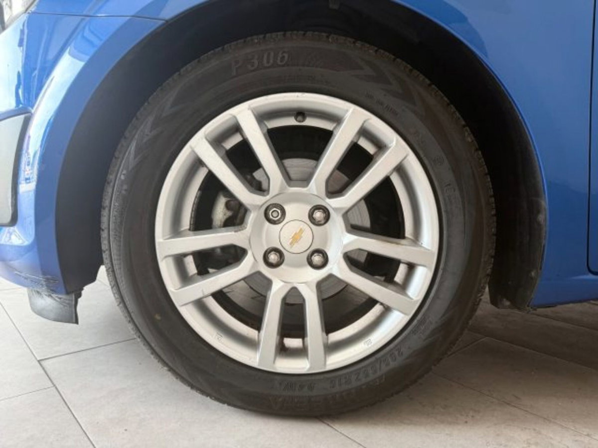 Chevrolet Aveo 1.2 86CV 5 porte LTZ (8)