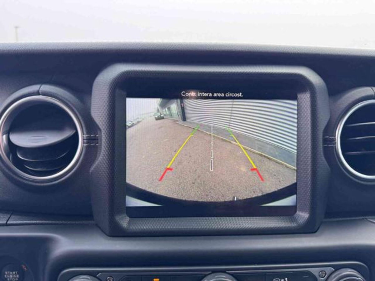 Jeep Wrangler Unlimited 2.2 Mjt II Sahara (14)