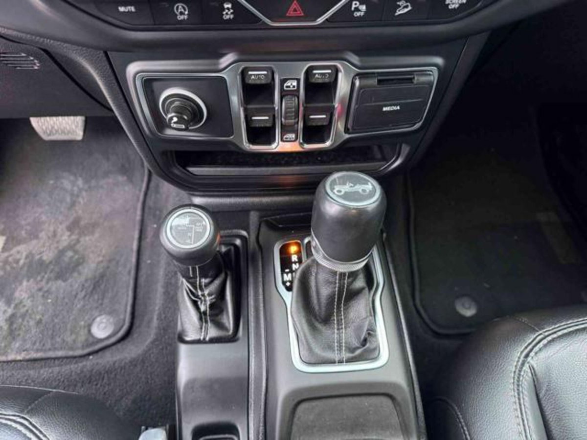 Jeep Wrangler Unlimited 2.2 Mjt II Sahara (15)