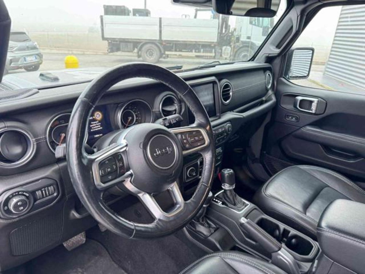 Jeep Wrangler Unlimited 2.2 Mjt II Sahara (18)