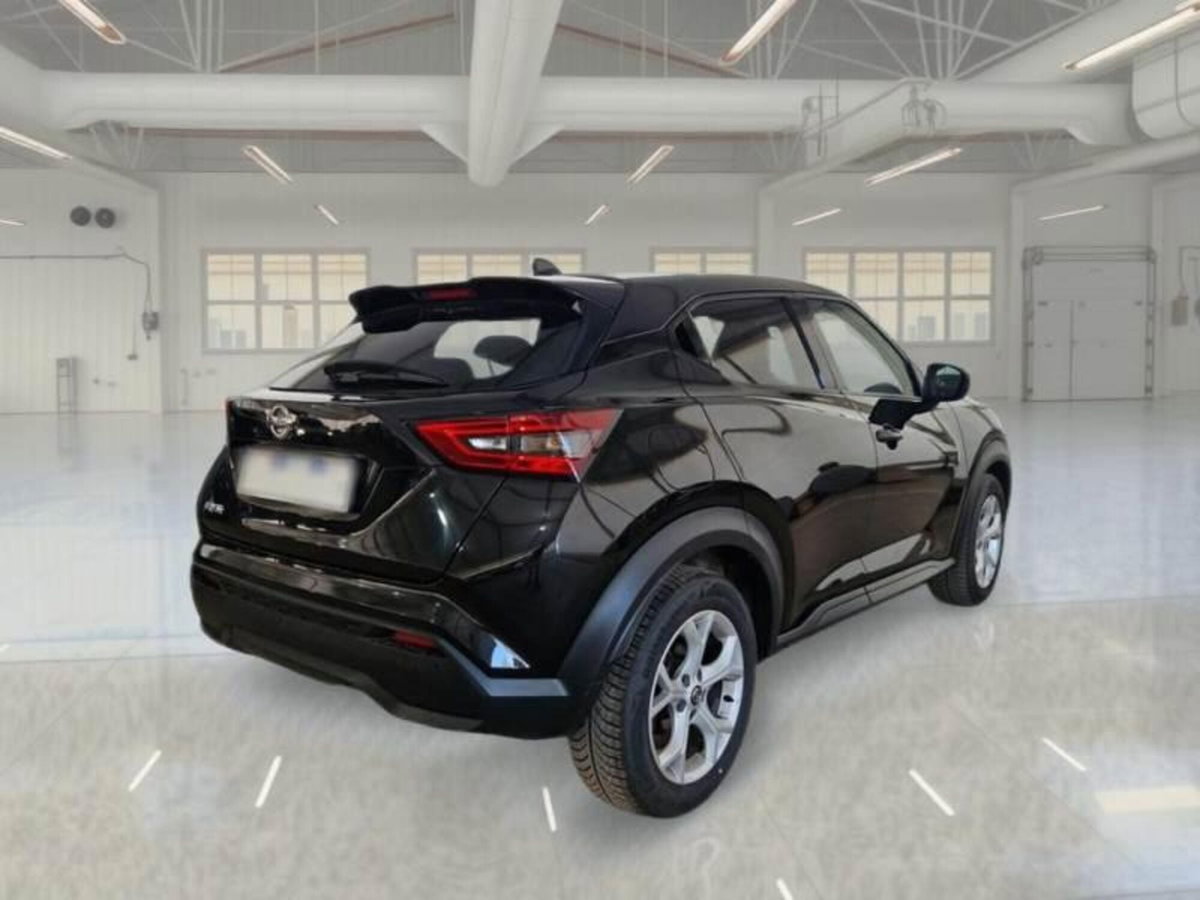 Nissan Juke 1.0 dig-t N-Connecta 114cv (2)