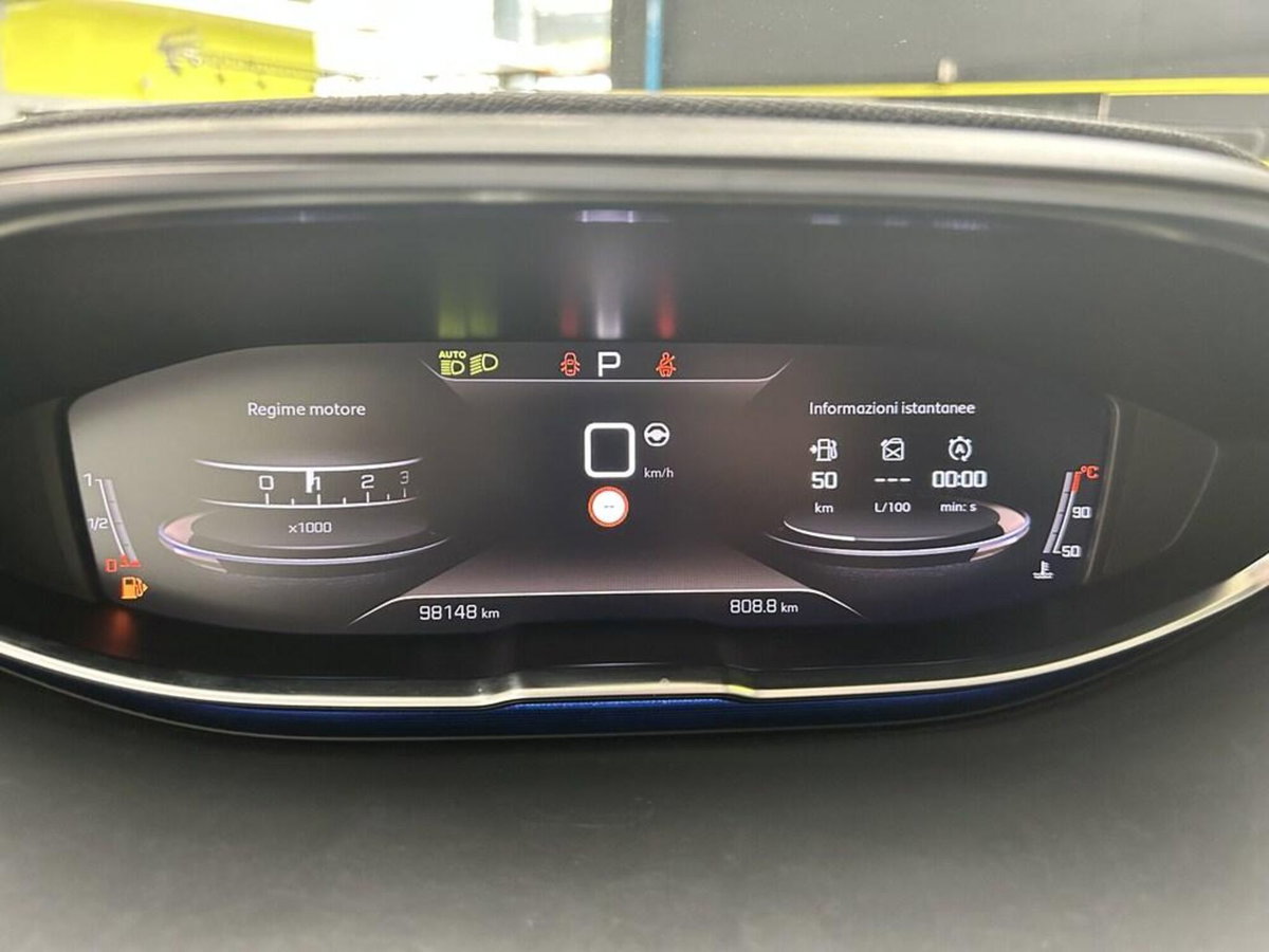 Peugeot 3008 BlueHDi 130 S&S EAT8 GT (10)