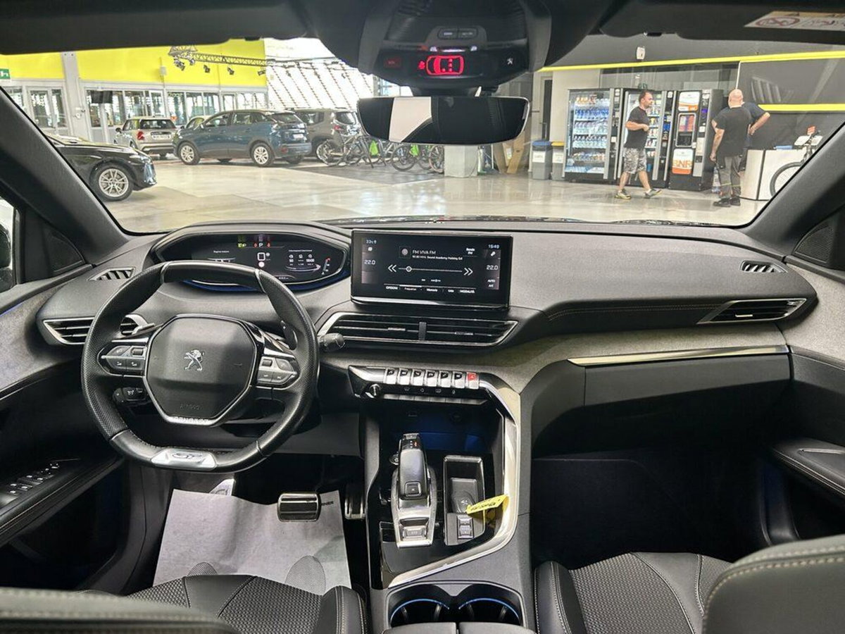 Peugeot 3008 BlueHDi 130 S&S EAT8 GT (9)