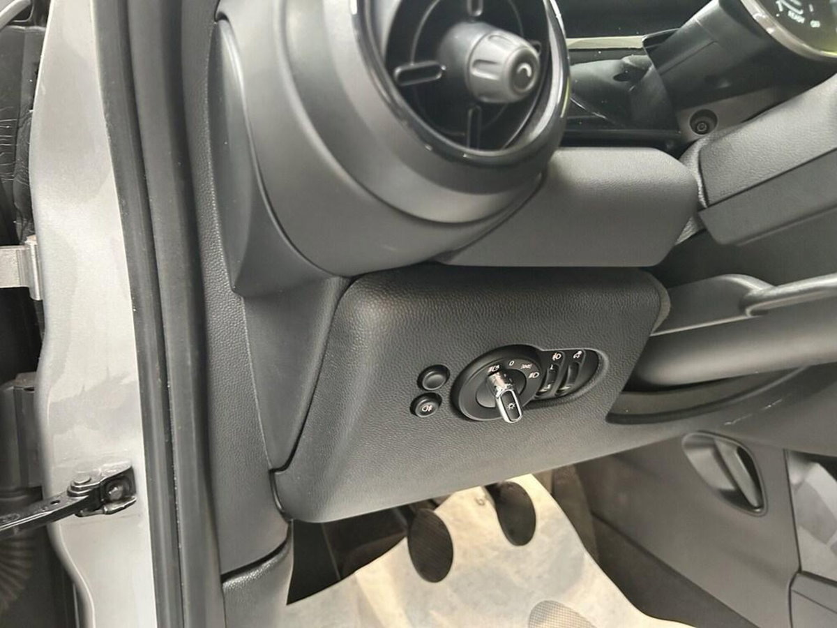 MINI Mini 1.5 Cooper Resolute (11)