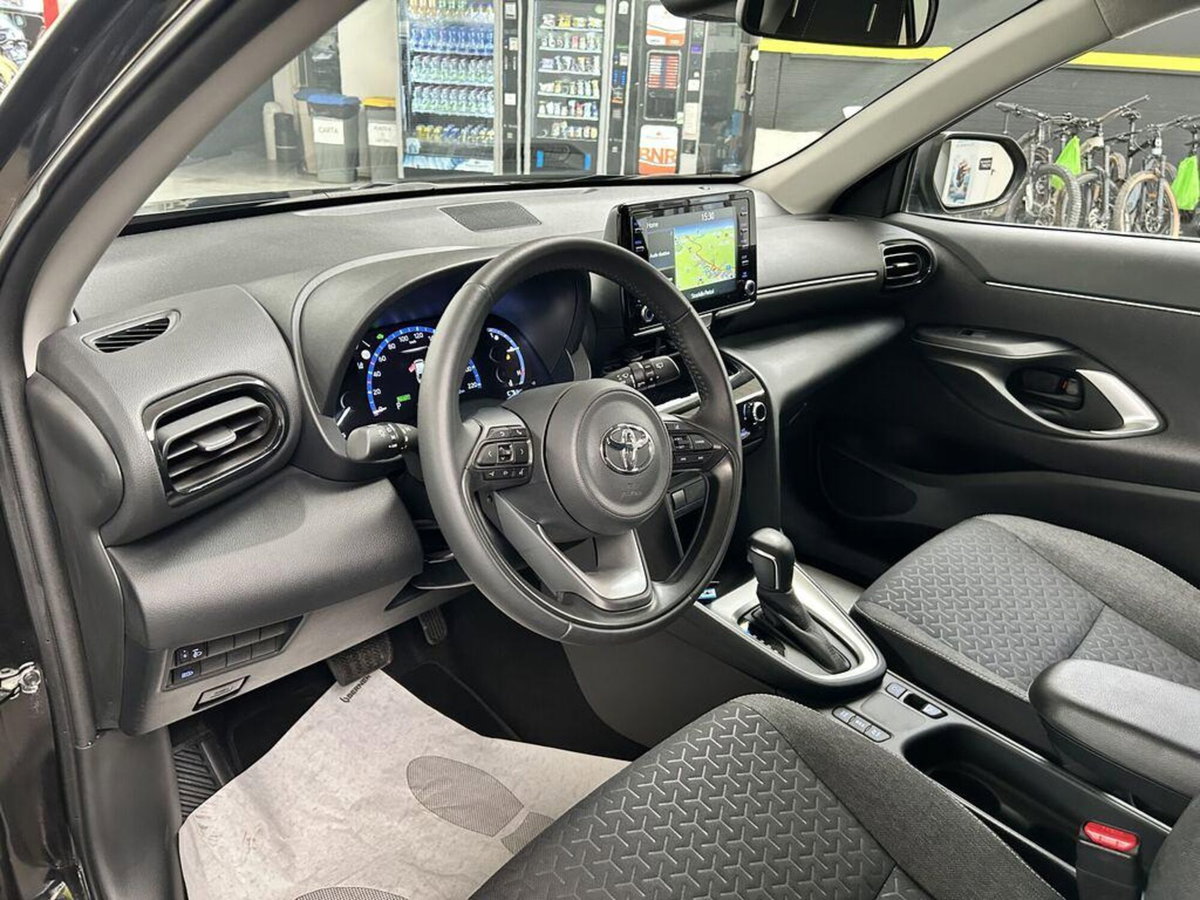 Toyota Yaris Cross 1.5h GR Sport Black Sky fwd 116cv e-cvt (9)