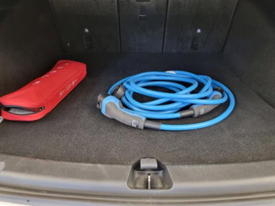 Tesla Model Y Long Range awd (13)