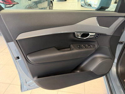 Volvo XC90 B5 (d) AWD automatico 7 posti Core (7)
