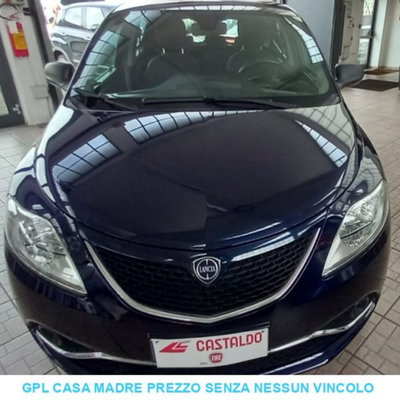 Lancia Ypsilon 1.2 69 CV 5 porte GPL Ecochic Silver usata