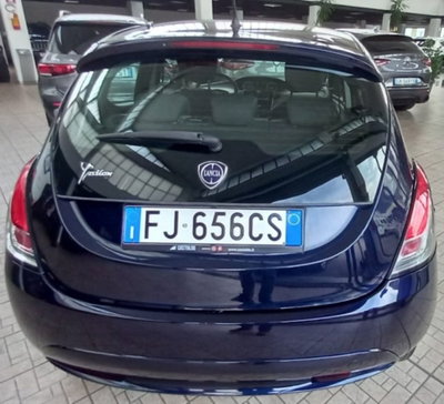 Lancia Ypsilon 1.2 69 CV 5 porte GPL Ecochic Silver (3)