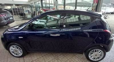 Lancia Ypsilon 1.2 69 CV 5 porte GPL Ecochic Silver (4)
