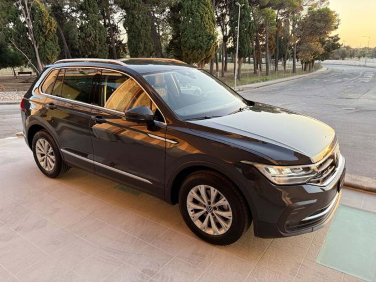 Volkswagen Tiguan 2.0 TDI 150 CV SCR DSG 4MOTION Life (3)