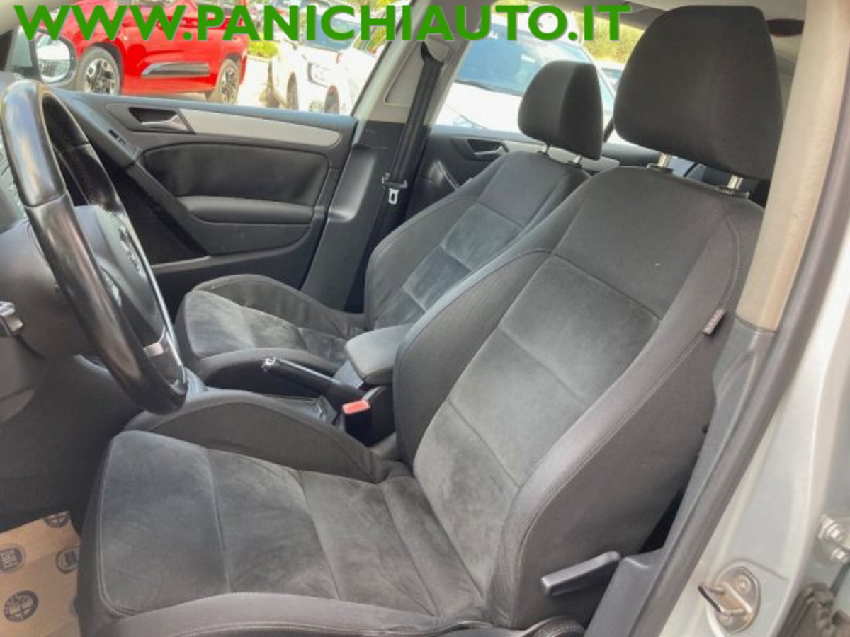 Volkswagen Golf 1.6 TDI DPF DSG 5p. Highline (9)