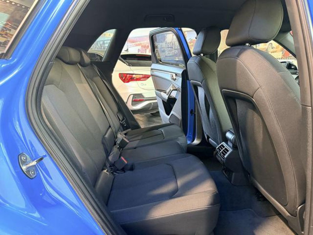 Audi Q3 35 2.0 tdi s-tronic (17)