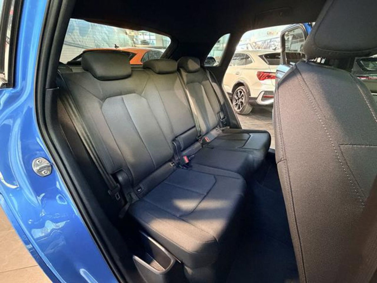 Audi Q3 35 2.0 tdi s-tronic (18)
