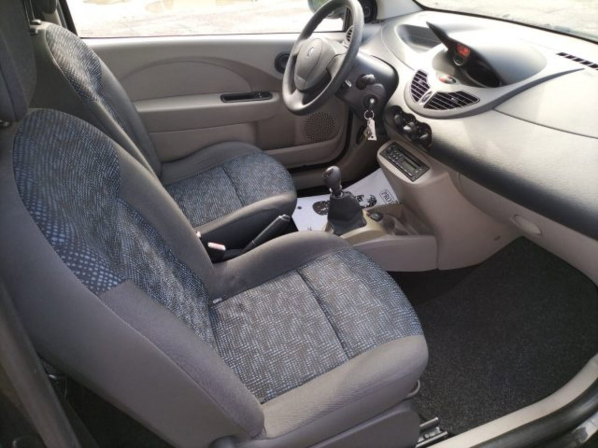 Renault Twingo 1.2 16V BVR Sport & Sound (12)