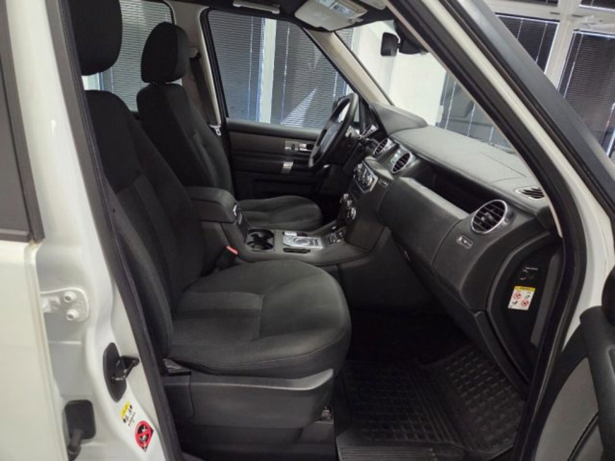 Land Rover Discovery 4 3.0 TDV6 211CV SE (19)