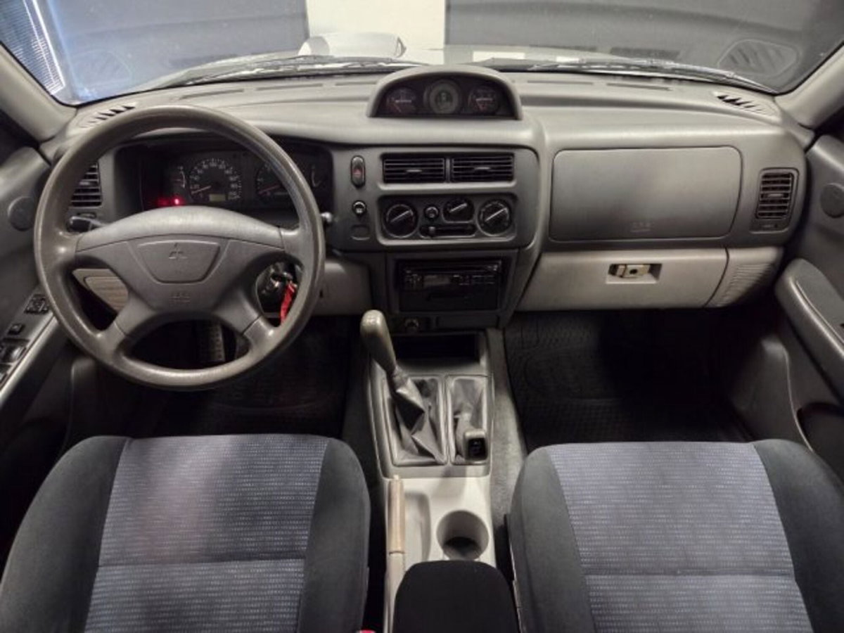 Mitsubishi Pajero 2.5 TDI cat GLS Autocarro (10)