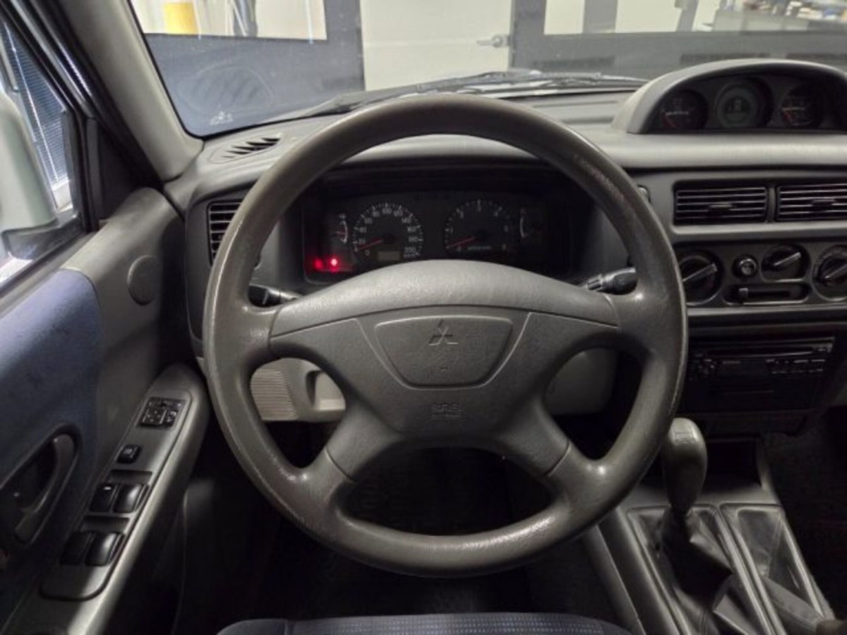 Mitsubishi Pajero 2.5 TDI cat GLS Autocarro (11)