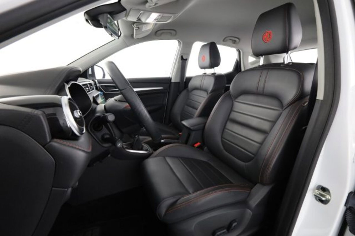 Mg ZS ZS 1.5 Luxury (2)