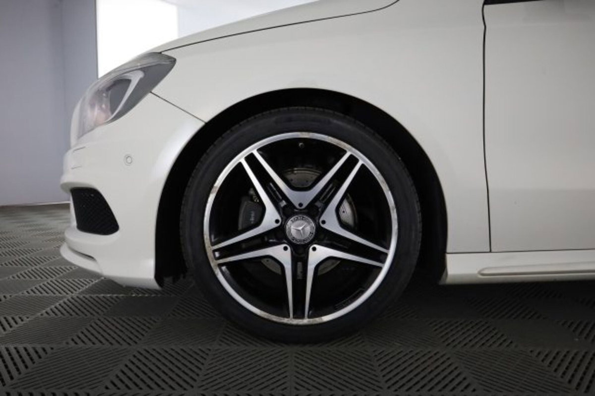 Mercedes-Benz Classe A 180 CDI Automatic Premium (8)