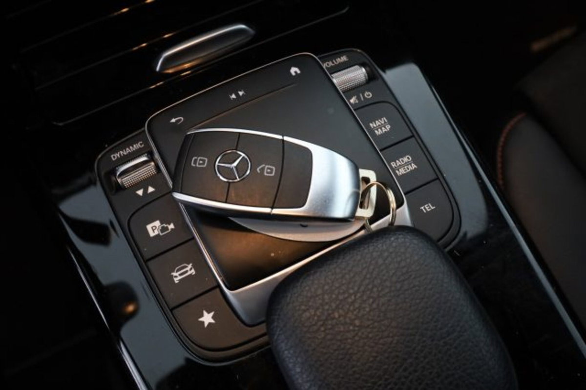 Mercedes-Benz Classe A 250 e Automatic EQ-Power Premium (14)