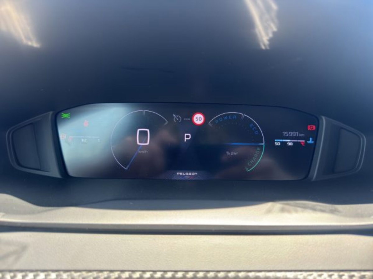 Peugeot 208 1.2 turbo Allure 100cv (14)