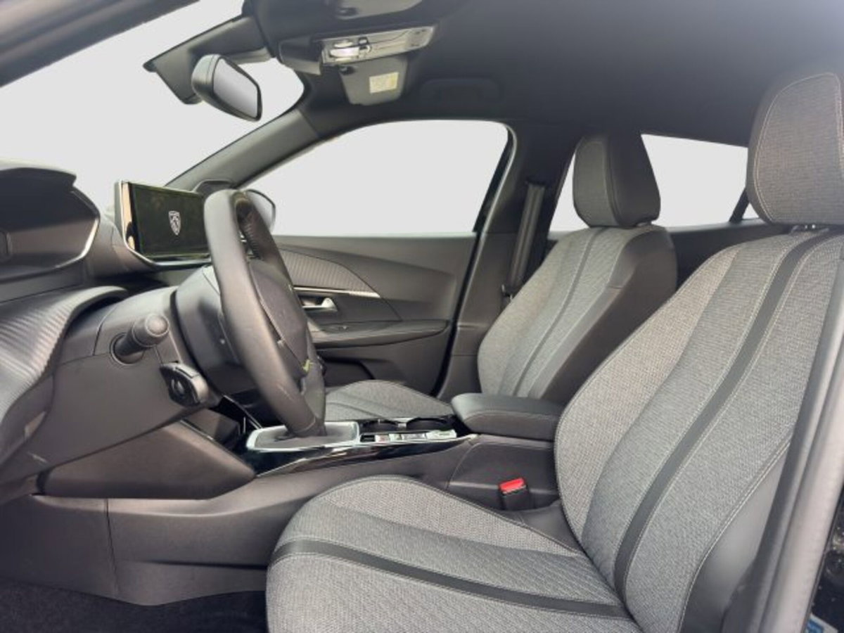 Peugeot 2008 PureTech 100 S&S Allure (9)