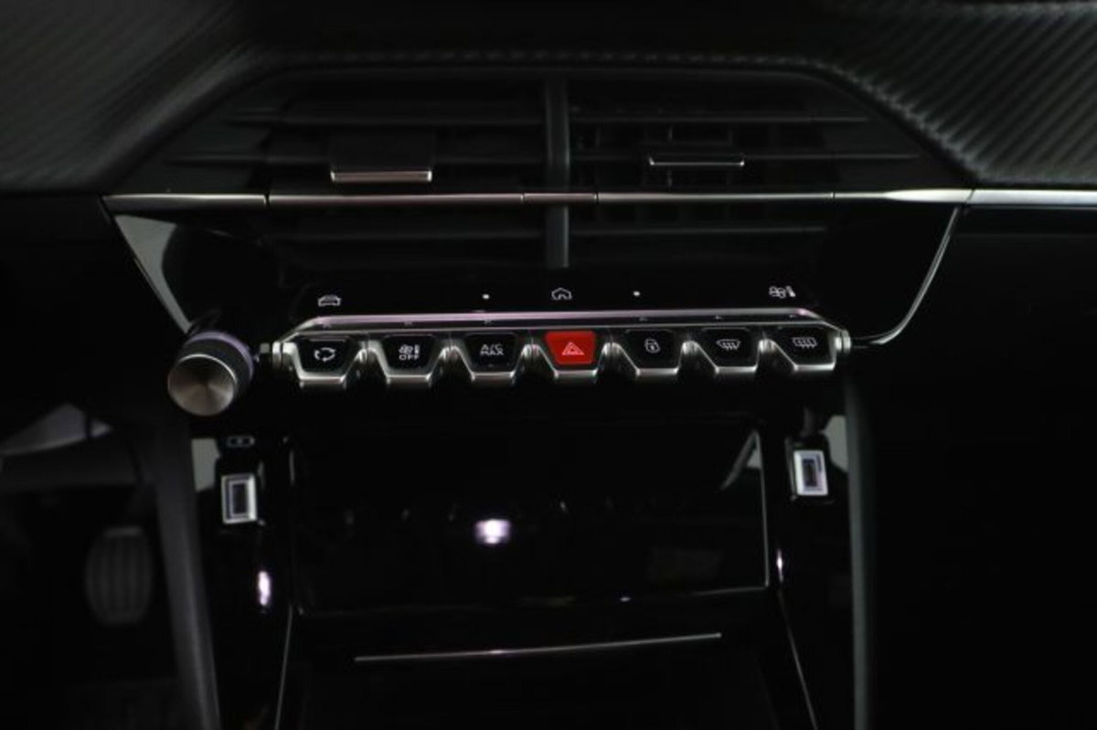 Peugeot 2008 PureTech 100 S&S Allure (13)