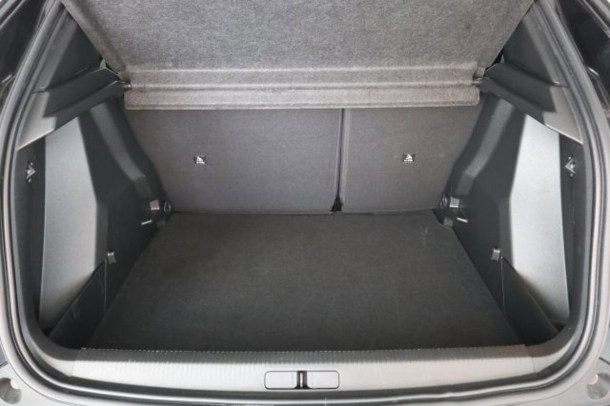 Peugeot 2008 PureTech 100 S&S Allure (7)